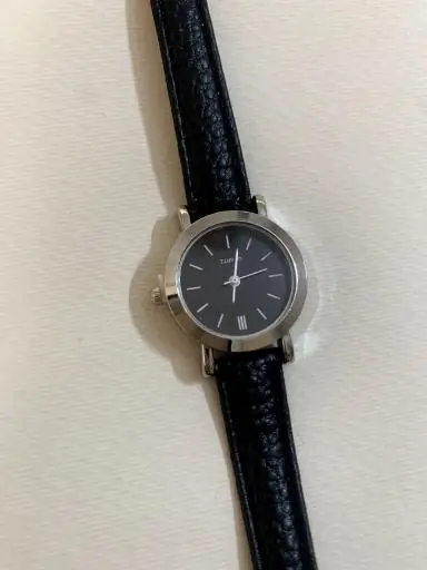 Leather strap watch