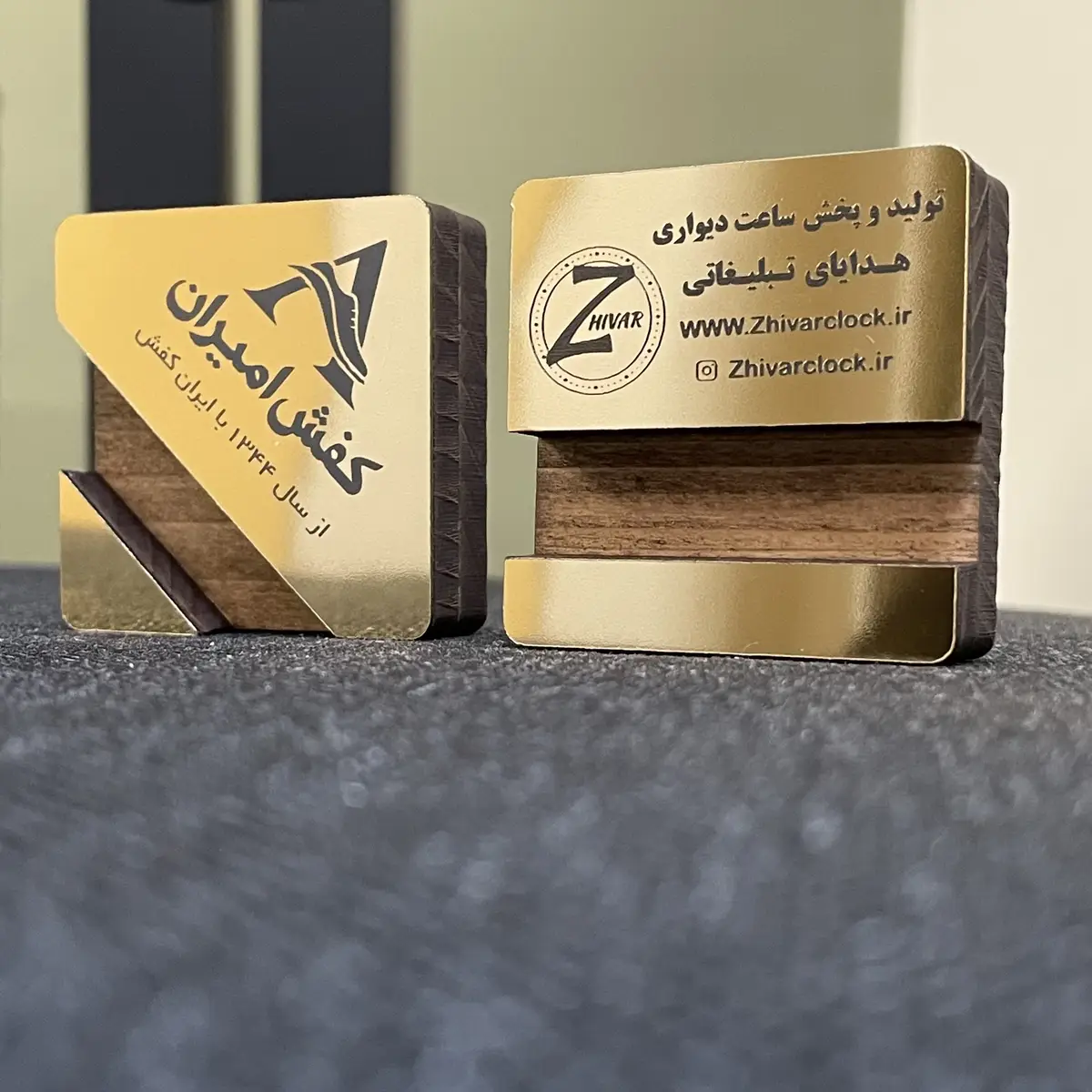 هولدر موبایل تبلیغاتی چوبی با چاپ اختصاصی